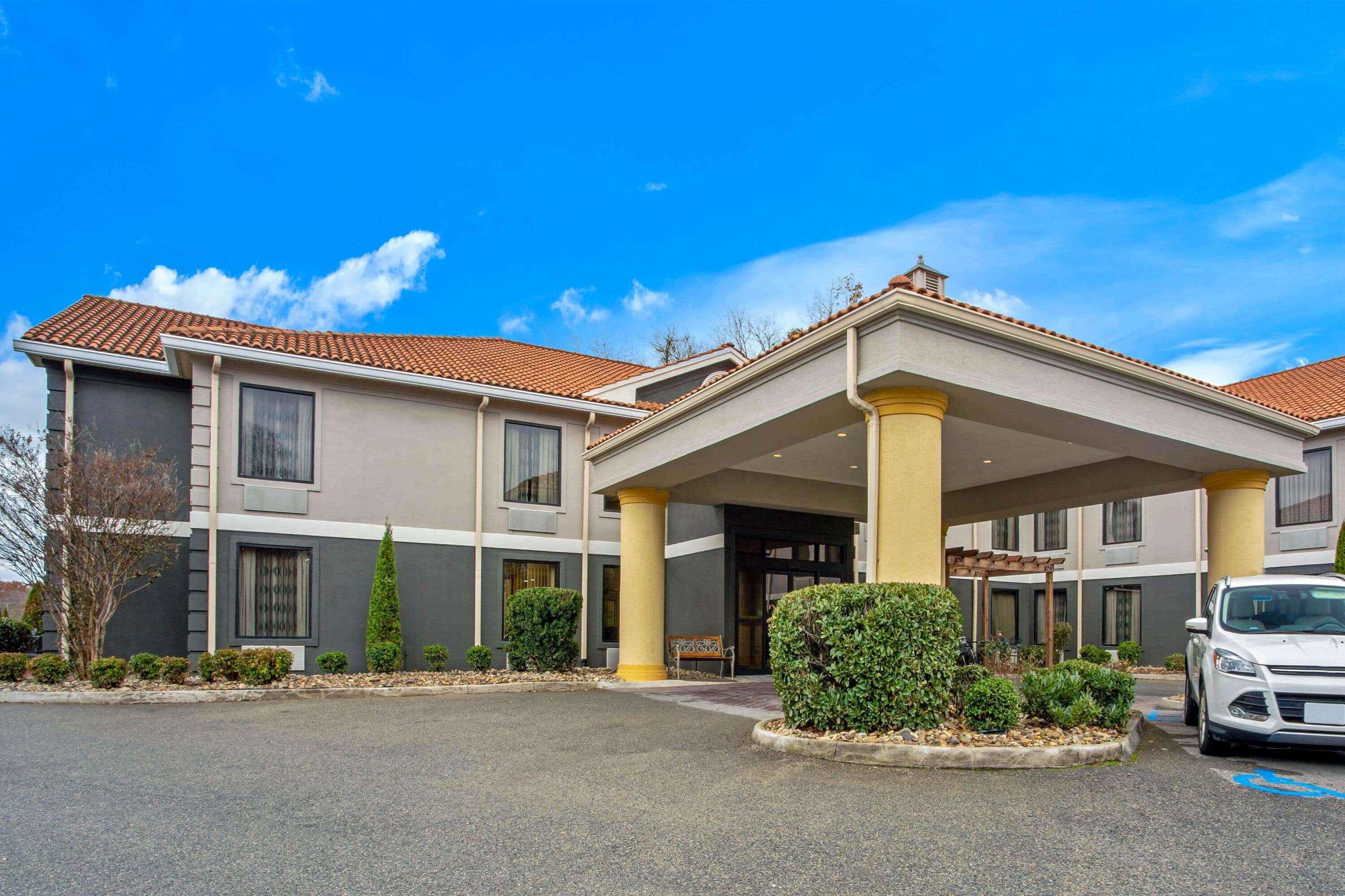 La Quinta Inn By Wyndham Radford Εξωτερικό φωτογραφία