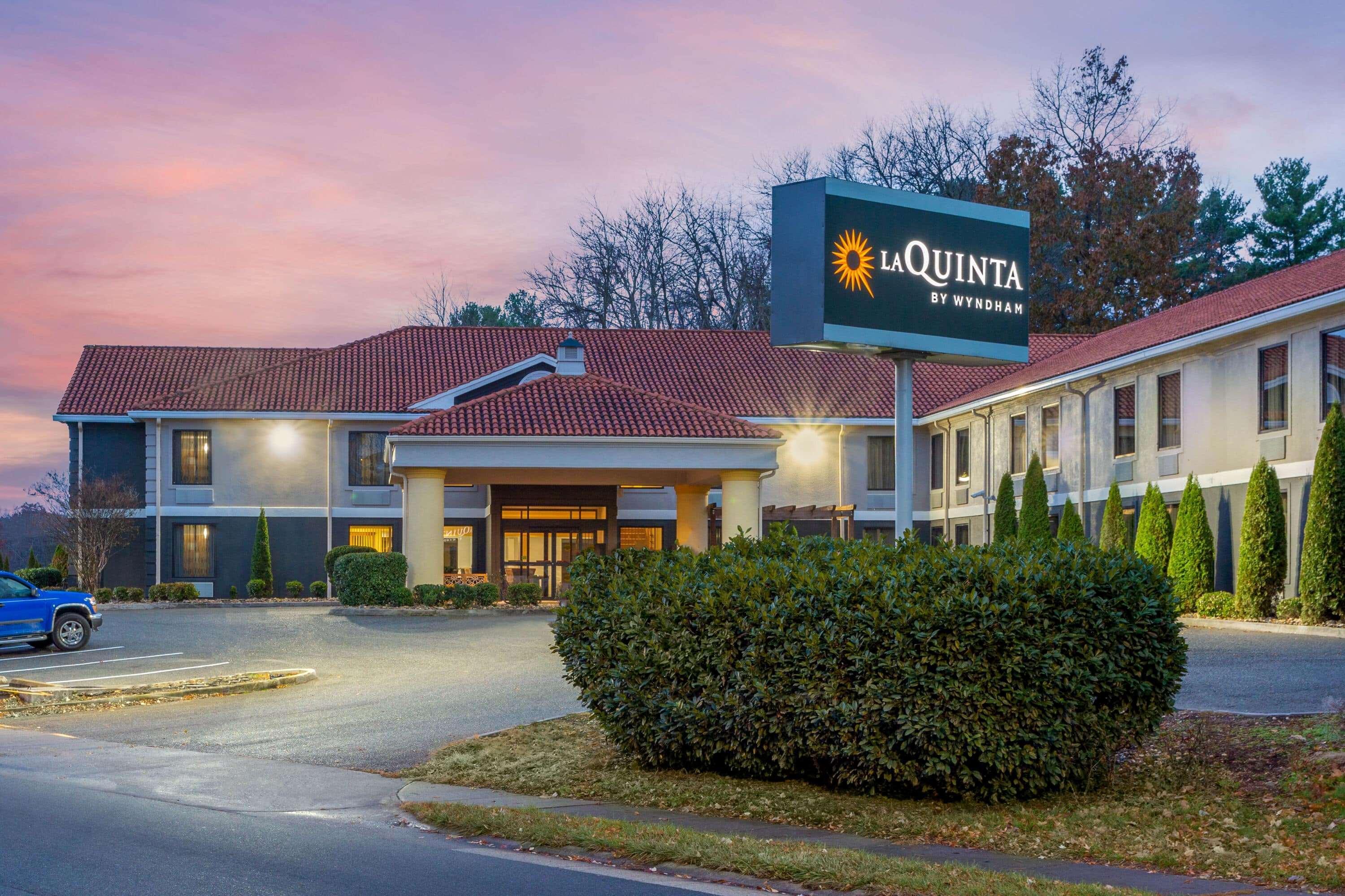 La Quinta Inn By Wyndham Radford Εξωτερικό φωτογραφία