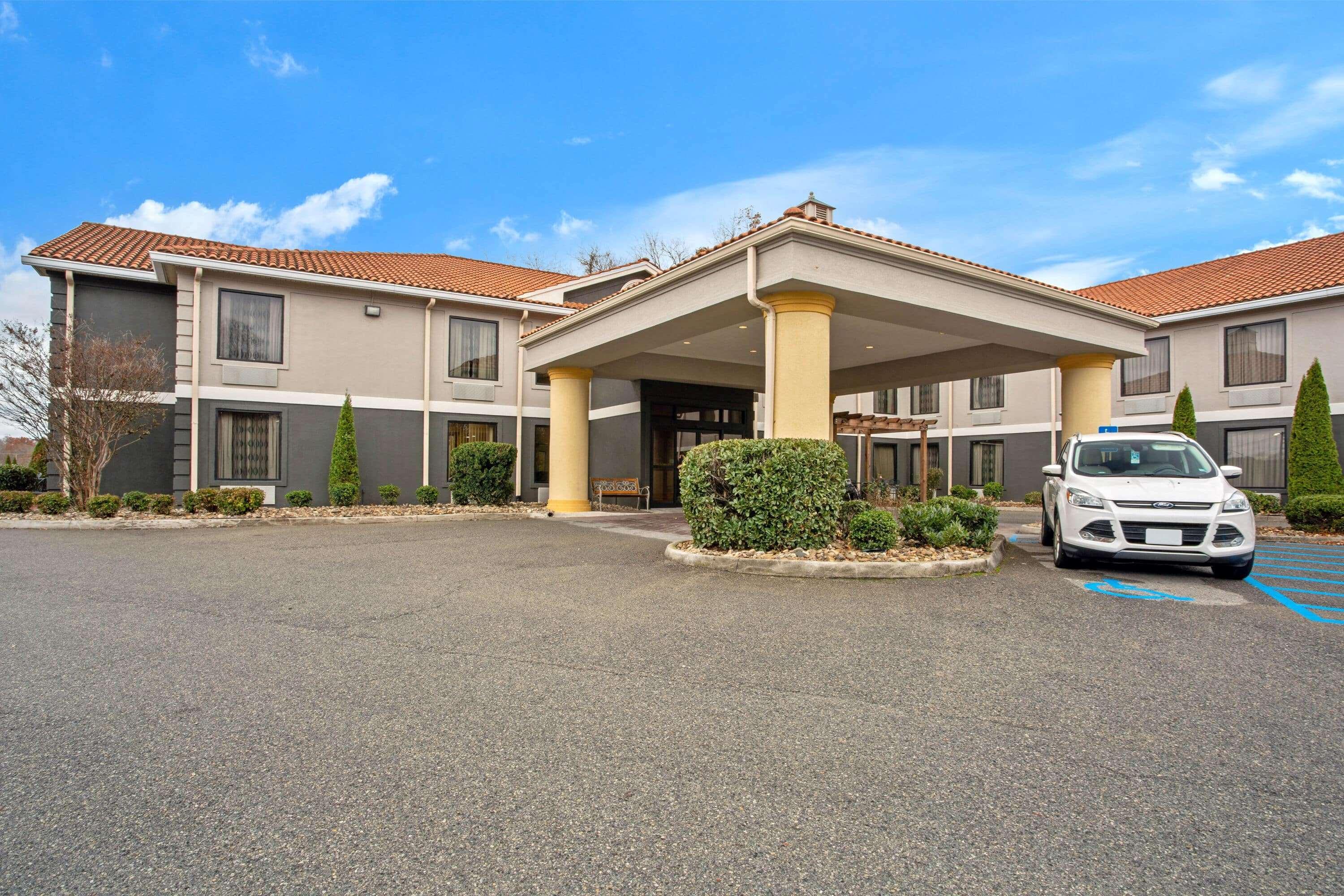 La Quinta Inn By Wyndham Radford Εξωτερικό φωτογραφία