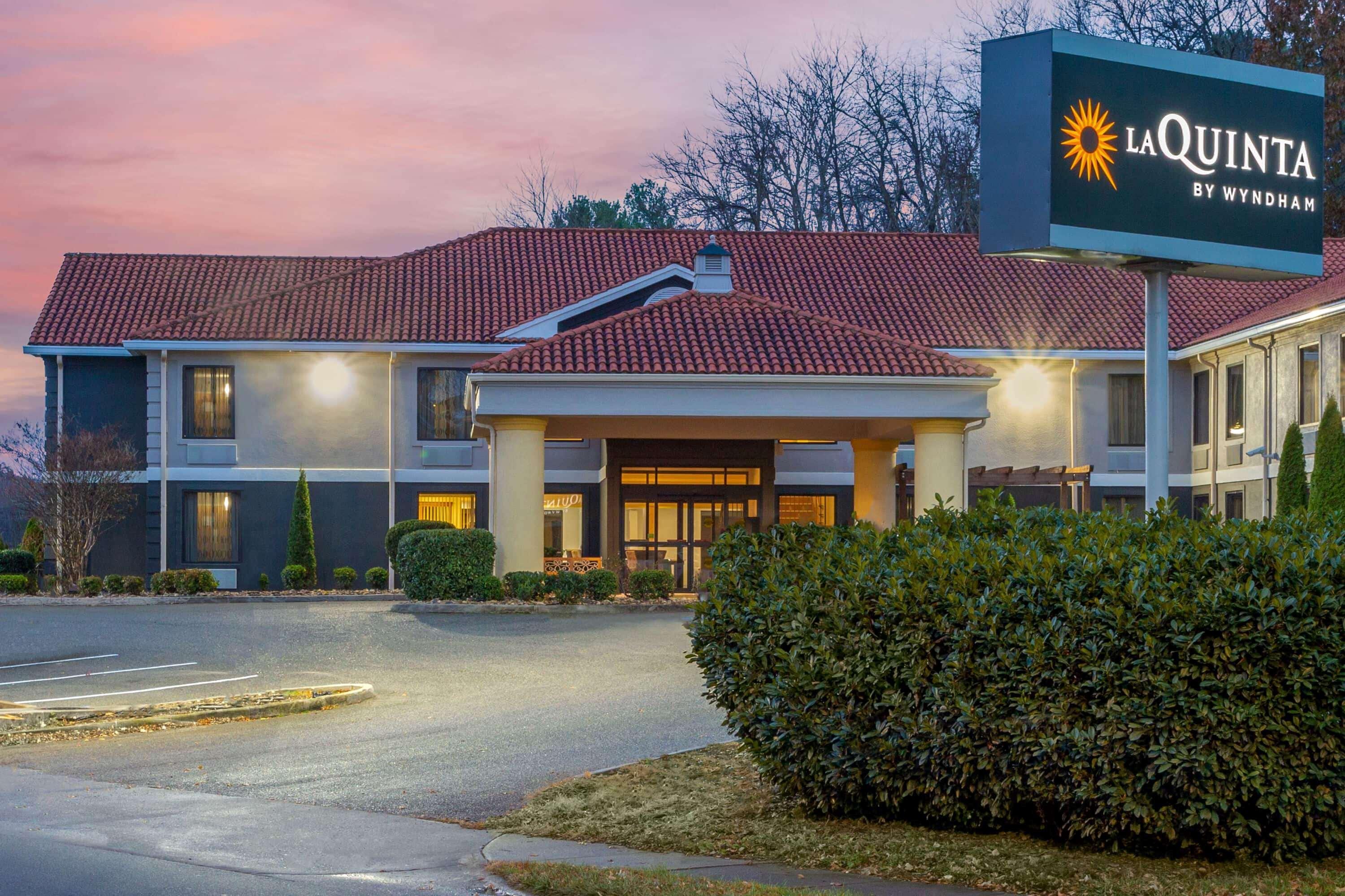 La Quinta Inn By Wyndham Radford Εξωτερικό φωτογραφία