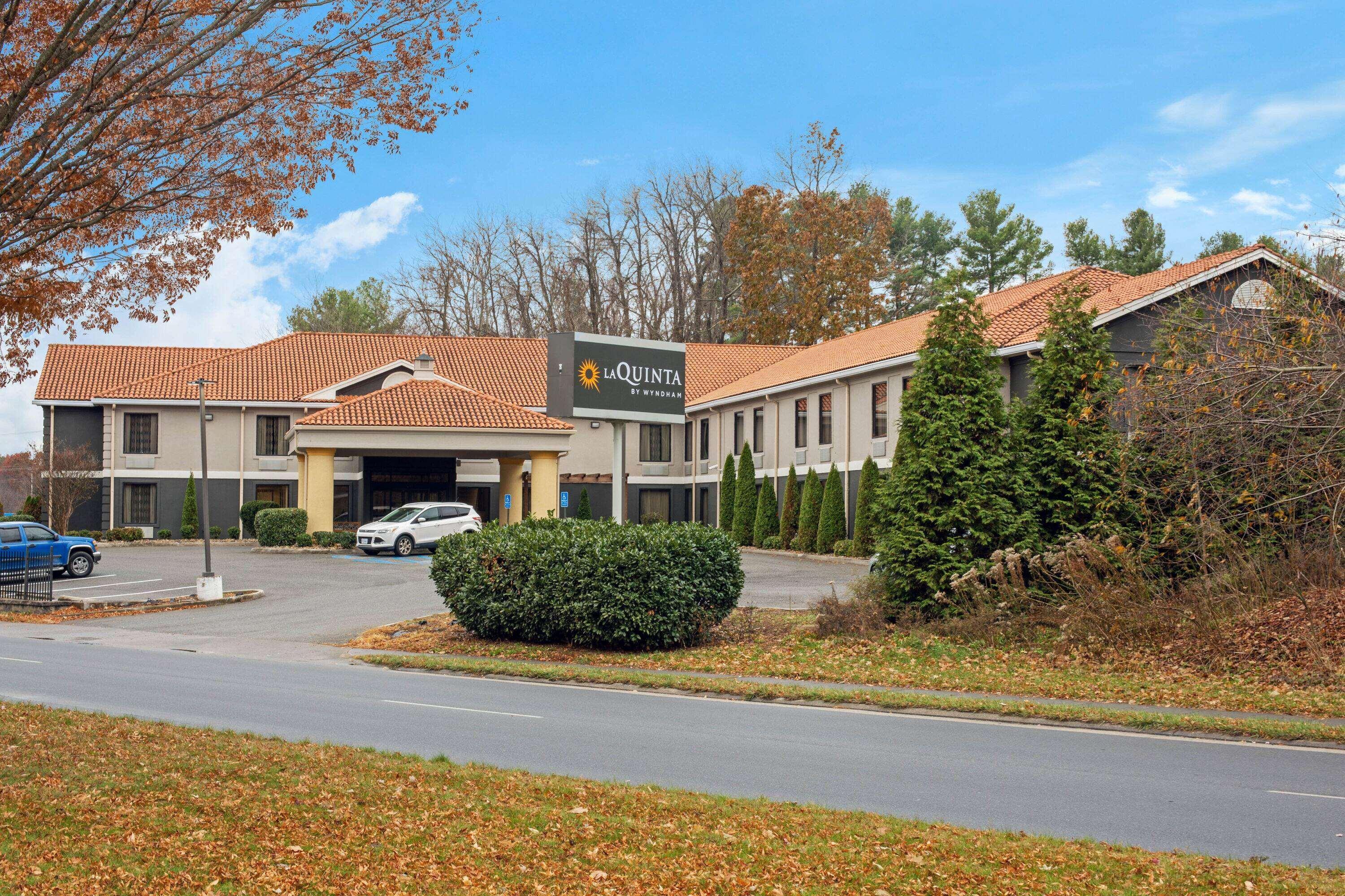 La Quinta Inn By Wyndham Radford Εξωτερικό φωτογραφία
