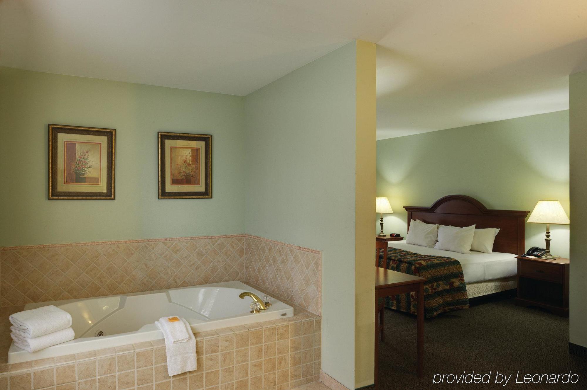 La Quinta Inn By Wyndham Radford Εξωτερικό φωτογραφία