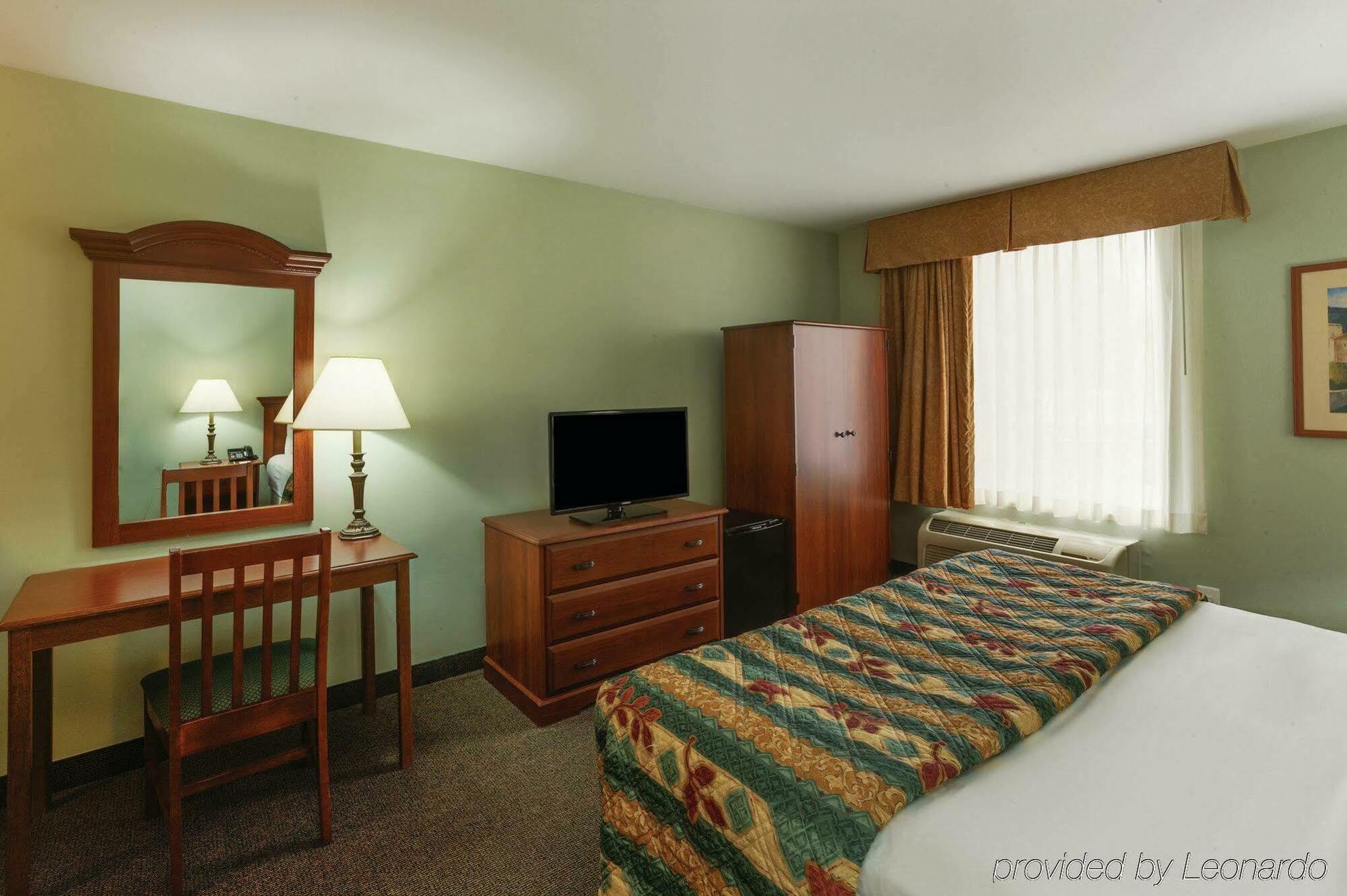 La Quinta Inn By Wyndham Radford Εξωτερικό φωτογραφία
